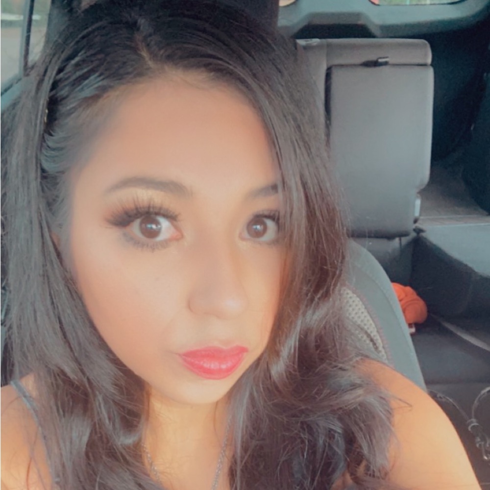 Meet your Posher, Jovida